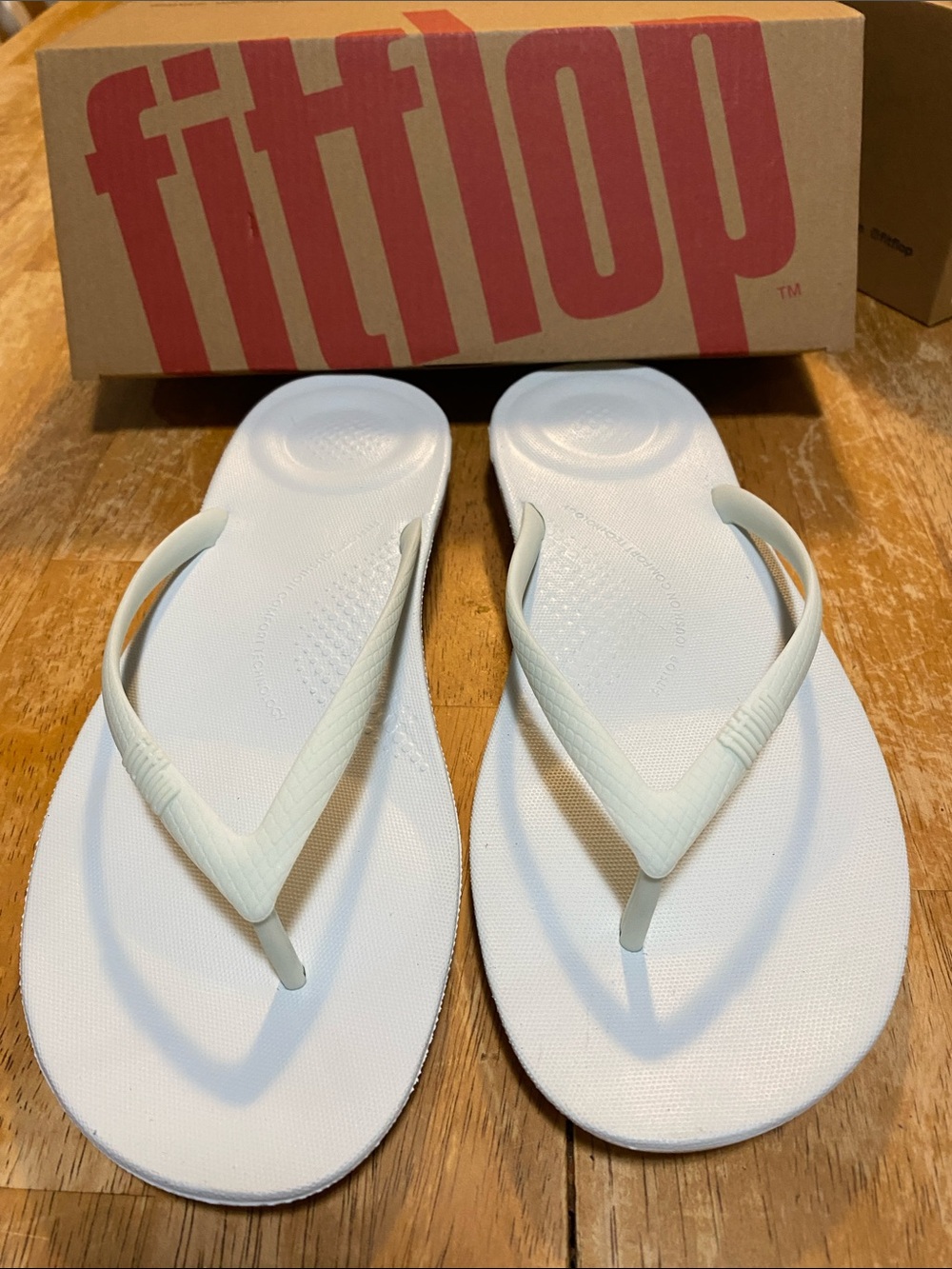 Fitflop Pale Mint White Thong Sandals